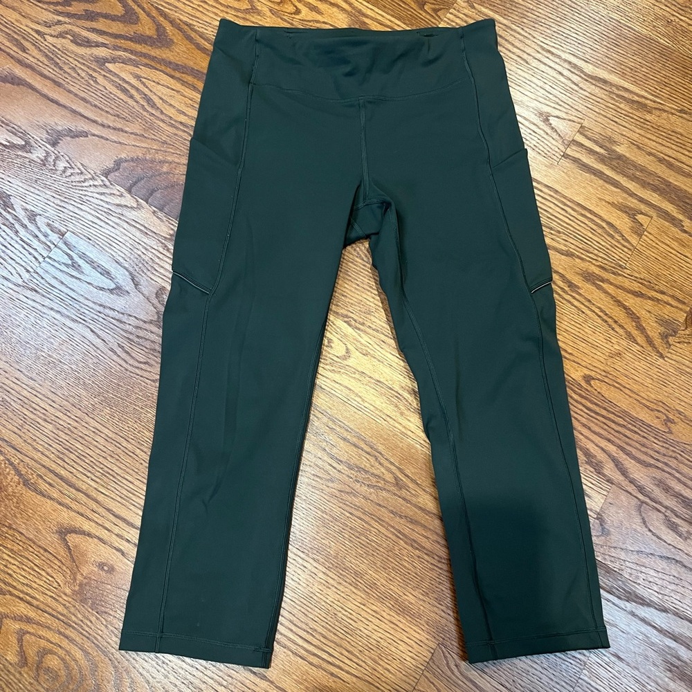 Lululemon Speed Up Crop *21" Deep Olive EUC SZ 8
